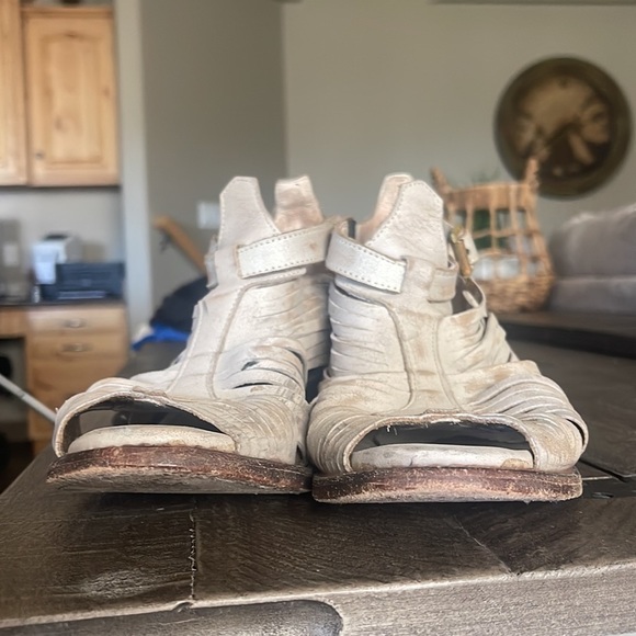 Freebird by Steven Arrow Heeled Sandal size 9 - Picture 6 of 13